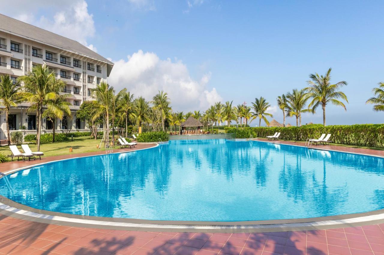 Melia Vinpearl Cua Hoi Beach Resort Cửa Lò Buitenkant foto