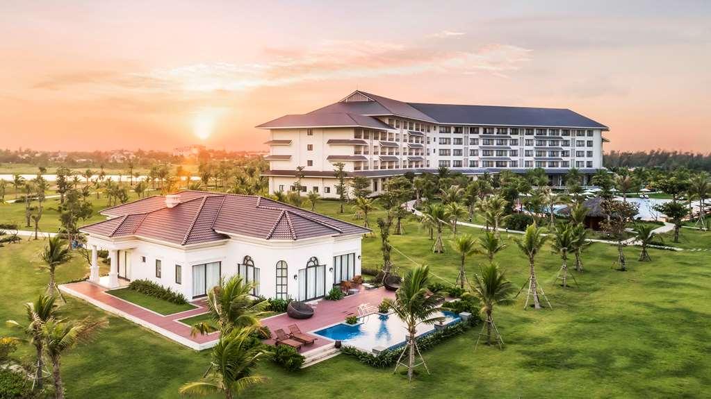 Melia Vinpearl Cua Hoi Beach Resort Cửa Lò Buitenkant foto