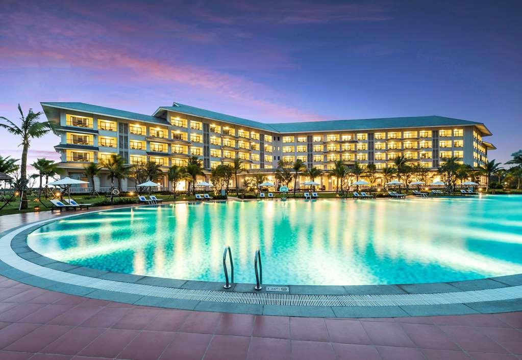Melia Vinpearl Cua Hoi Beach Resort Cửa Lò Buitenkant foto